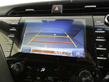 車庫入れや駐車で威力を発揮するのがバックモニター!ナビディスプレイに後ろの様子が映し出されるから安心です。