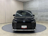 お車購入のポイントとなるフロントマスクです。上質で迫力あるデザインですね☆☆