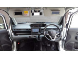 見晴らしのいい運転席です!広い範囲を見渡すことができ、長距離のドライブでも疲れにくいです♪