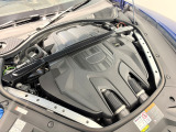 お車でお越しの方は、新御堂筋に面しておりアクセスが便利です。新名神「箕面とどろみIC」や名神「吹田IC」など、各方面の主要道路からスムーズにご来店いただける、お車でもアクセスしやすい好立地です。