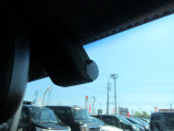 【ドライブレコーダー】映像・音声などを記録する自動車用の装置です。 もしもの事故の際の記録はもちろん、旅行の際の思い出としてドライブの映像を楽しむことができます