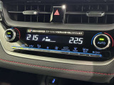 左右独立温度コントロールフルオートエアコンです。運転席、助手席それぞれで独立して温度設定ができます。冷え性の方が乗っても安心ですね♪
