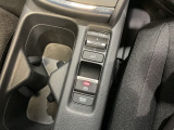 パーキングブレーキは電子制御式です。慣れるととても快適です。
