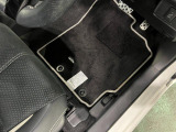嬉しい純正フロアマット付き♪ 状態も良好です(^^♪