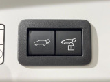 【パワーバックドア】スマートキーや運転席のボタンを押すだけでリアゲートが自動で開閉します!荷物を持っている時や、高い位置にあるバックドアを閉める際に便利な機能です♪