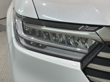 LEDヘッドライトは、点灯の瞬間から最大光量を発揮し、突然暗くなるトンネルなどでの安定感を高めます。