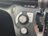 【 オートエアコン 】車内温度を感知して自動で温度調整をしてくれるのでいつでも快適な車内空間を創り上げます!//