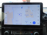 (10.5インチディスプレイオーディオ)スマホと車をつなぐことで色々なサービスを楽しめます。