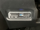 ハンドルの左下にETCがついています。高速道路の料金所の通過も楽々です。 カードの取り出しもしやすい場所についています。