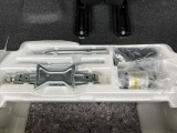 トランクルームには工具とパンク修理キットがあります。