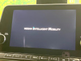 【大画面ナビ】人気の大型9インチナビを装備。存在感のある大画面はインパクト大!ナビ利用時のマップ表示は見やすく、テレビやDVDは臨場感がアップ!いつものドライブがグッと楽しくなります♪