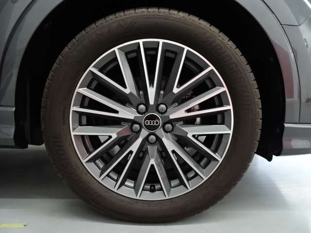 アウディ Q3 35 TFSI Sライン の中古車詳細 (3,000km, デイトナグレー