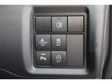 ■衝突回避支援機構■自動車に搭載したレーダーやカメラからの情報をコンピュータが解析し、運転者への警告やブレーキの補助操作などを行います。事故予防に!