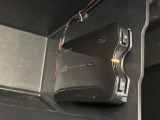 【ETC】有料道路を利用する際に料金所で停止することなく通過できる、ETC車載器(ノンストップ自動料金収受システム機器)が装備されています。セットアップを行うことで利用可能になります。