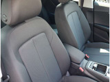 Audi正規ディーラーが高品質をお約束。高度な訓練・教育を受けたAudi専任メカニックが、100項目にもおよぶ精密な点検を実施いたします。すべてをクリアしたAudi車だけが、あなたのお手元に届けられるのです。