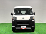 スクエアなボディが叶える広々空間、たくさん積めて仕事がしやすい荷室、働く人の運転しやすさ、そして、.先進の安全装備を搭載したハイゼットカーゴが入荷致しました。