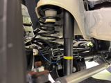 お車を安心してお乗りいただく為には、足回りの定期点検が欠かせません。サービスサポート(有償保証)では無料点検もご提供しており、安心のカーライフをお過ごしいただけるサポート体制が整っています。