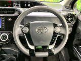 インテリアに合わせたデザインのステアリングは、運転される方のことも考え、運転しやすい形状、大きさです。是非一度、実際に触ってお確かめください。