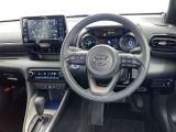 運転席まわりです。 各操作スイッチは使いやすい位置に配置されてます。