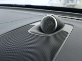メーカーオプション360,000円相当のBowers&Wilkinsプレミアムサウンド・オーディオシステム(1,400W、19スピーカー)サブウーファー付が装着車両