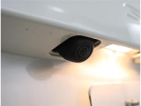 バックカメラが付いているので後方確認が非常にしやすいです。今や運転初心者も熟練者も必須装備!ついていて損はないですね♪