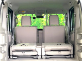 普段のお買い物や通勤、送迎等に十分な荷室スペースを確保しております。セカンドシートを倒すと、大きな荷物の積載も可能です♪