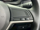 ステアリングから携帯電話の緊急通話が可能です。