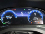 運転席のメータパネル類は常に視界に入る場所ですので、大事なチェックポイントです。ぜひ実際にご乗車ください。