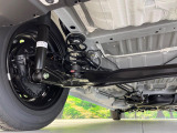 お車を安心してお乗りいただく為には、足回りの定期点検が欠かせません。サービスサポート(有償保証)では無料点検もご提供しており、安心のカーライフをお過ごしいただけるサポート体制が整っています。