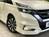 【LEDヘッドライト】悪天候や夜間走行時も良好な視界を確保し安心して運転できる高輝度LEDヘッドライトを装備!点灯速度が早く、消費電力も抑えられています。