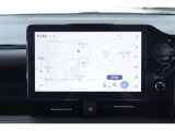 ディスプレイオーディオを装備。スマホとクルマをつなぐことで、これまでのナビに加えて、いろんなサービスが楽しめます。