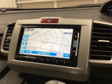 ナビゲーションはフルセグTV対応のGathers純正メモリーナビを搭載しています。Bluetoothオーディオ機能がありますので、スマートフォンなどの音楽も再生できます。