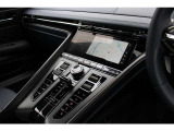 DB12から全く新しいインテリアデザインとなりました。