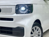 【LEDヘッドライト】悪天候や夜間走行時も良好な視界を確保し安心して運転できる高輝度LEDヘッドライトを装備!点灯速度が早く、消費電力も抑えられています。