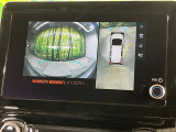 【パノラミックビューモニター】専用のカメラにより、上から見下ろしたような視点で360度クルマの周囲を確認することができます☆死角部分も確認しやすく、狭い場所での切り返しや駐車もスムーズに行えます。