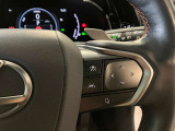 ミリ波レーダーとカメラを組み合わせたLEXUS Safety System。長距離の高速走行が快適になる、全車速追従型のレーダークルーズコントロールに対応しています。