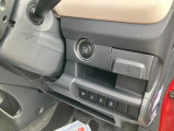 キーレスプッシュスタート。軽とは思えないほどの豊富な装備も魅力的!運転席から操作ラクラク。