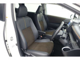 しっかりとしていて上質な座り心地のシートです。 座り心地も良くて長時間の運転も快適ですよ。 肌触りの良いシートが評判です。