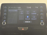 純正ナビを装備。タッチパネル式で使いやすく、お出かけもラクラクです。