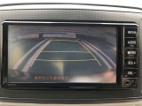 バックモニターを装備しています。駐車時に後方が影像で確認できるので、車庫入れの苦手なお客様や夜間のバック時に大活躍!いまや必須となった装備ですね。