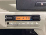 空調はAUTO エアコンですので、温度設定するだけで後は車が管理してくれます。快適な室内空間です!