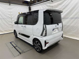 走りにこだわりながら収納力も持ち合わせたお車です。