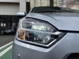 オートライト機能LEDヘッドランプ付きで、大変明るく夜間運転の視界をサポートしてくれます。また夕暮れ時やトンネル走行時にヘッドランプが自動で点灯してくれます。