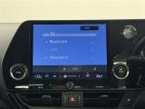 【9.8インチナビ】ナビゲーションや多彩なオーディオ機能を搭載した9.8インチのディスプレイ。Apple CarPlayやAndroidAutoにも対応します。