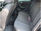 Audi正規ディーラーが高品質をお約束。高度な訓練・教育を受けたAudi専任メカニックが、100項目にもおよぶ精密な点検を実施いたします。すべてをクリアしたAudi車だけが、あなたのお手元に届けられるのです。