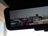 インテリジェントルームミラーです。クリアな後方視界で安全運転をサポートします。