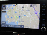 純正ナビを装備。タッチパネル式で使いやすく、お出かけもラクラクです。