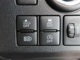 オートマチックハイビームとは、先行車や対向車のライトを認識し、ハイビームとロービームを自動で切り替える機能です。夜道の視界を確保します。詳細は販売店スタッフまでおたずねください。