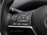 便利なステアリングスイッチ装備です。