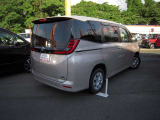 荷物をたっぷり載せて広々ドライビング♪夏でも冬でも、アウトドアやショッピングを思い切り楽しみましょう!